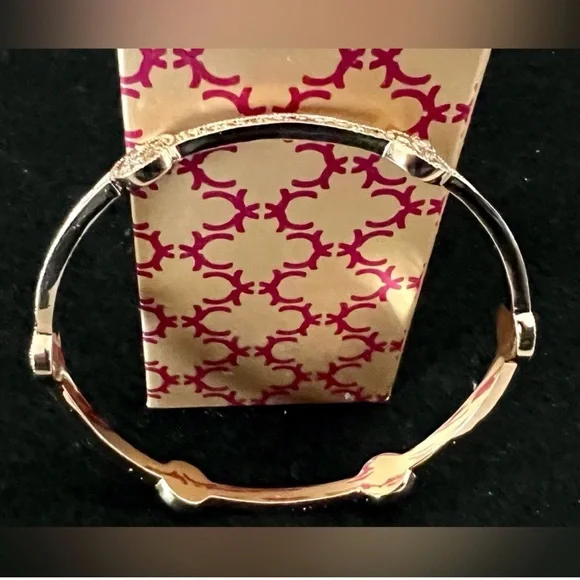 BRACELET CHARTER CLUB BANGLE NWT
Gold Tone & Golden Rhinestone
Incl Gift Box - Picture 4 of 6